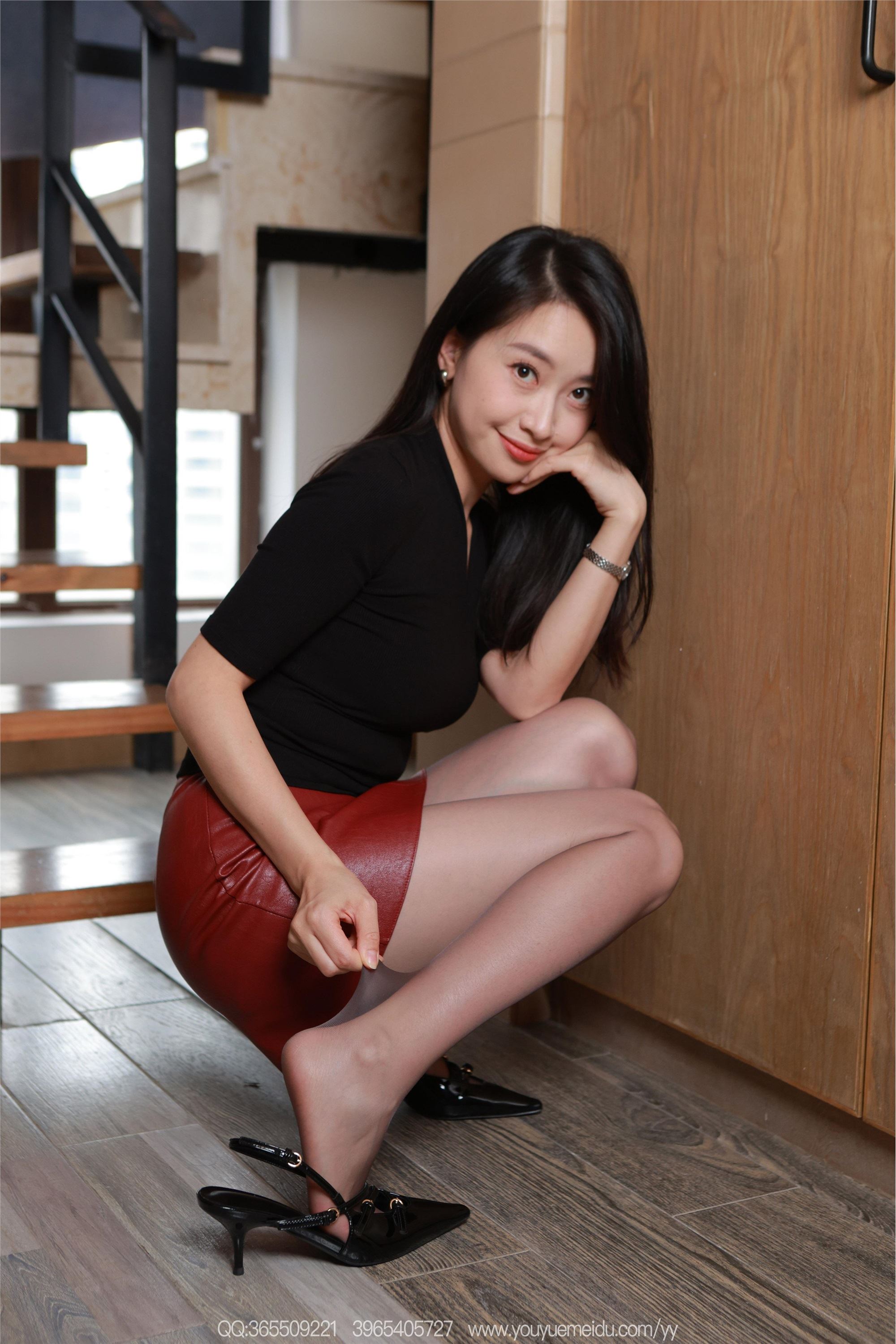 IESS异思趣向  2025.11.12 丝享家 2208 小婕《红色小皮裙》